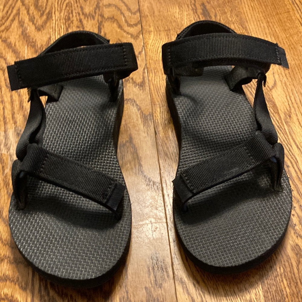 Teva black sandals size 7